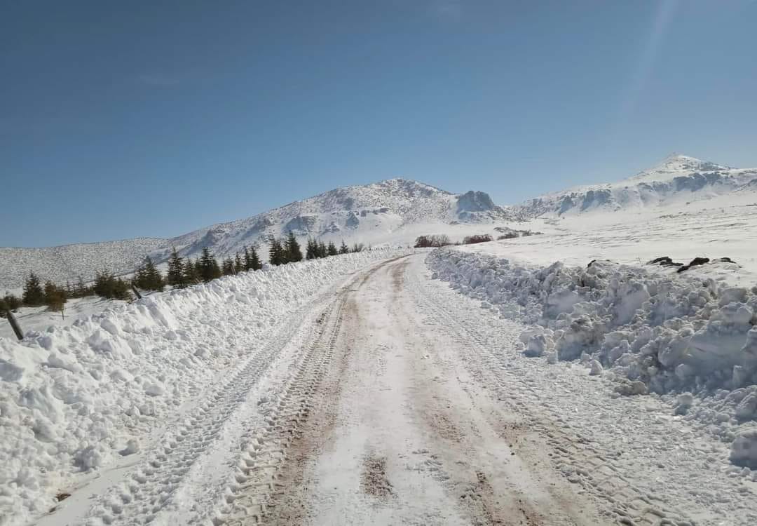 Çatin - Yanyurt yolu arası kar küreme çalışması