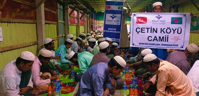 Gazze ve Arakan'da Çatin Köyü Camii adına iftar yemeği verildi